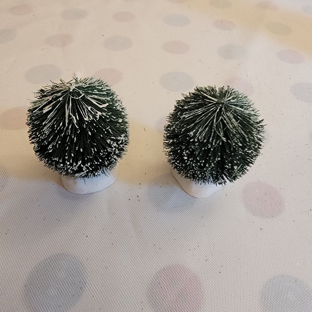 Dept 56 (2) "1.5" Bottle Brush Frosted Bush Trees" Village Accessories